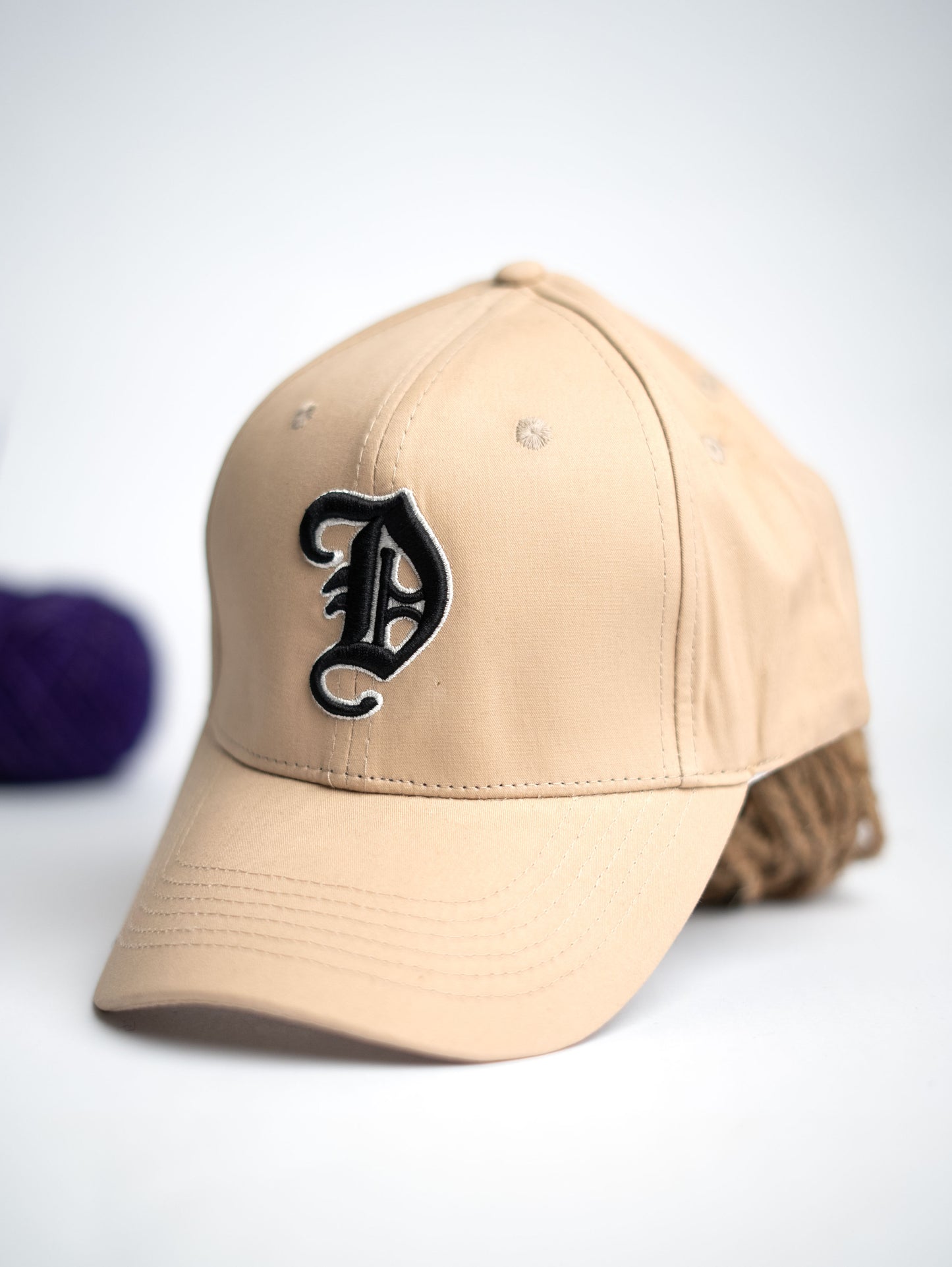 Biege D Premium Cap